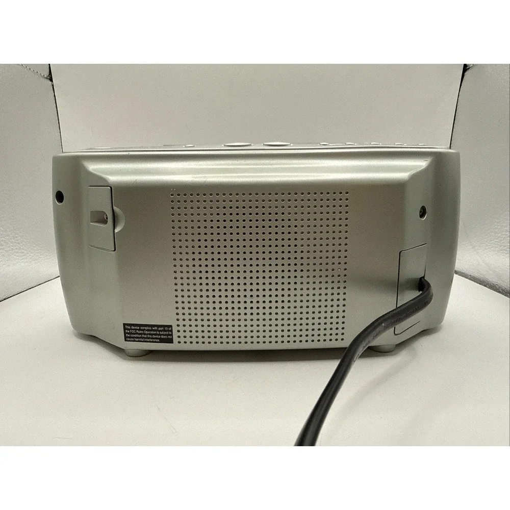 Emerson Research CKS2237 SmartSet Alarm/ Atomic Clock Radio, Silver-Tested Works